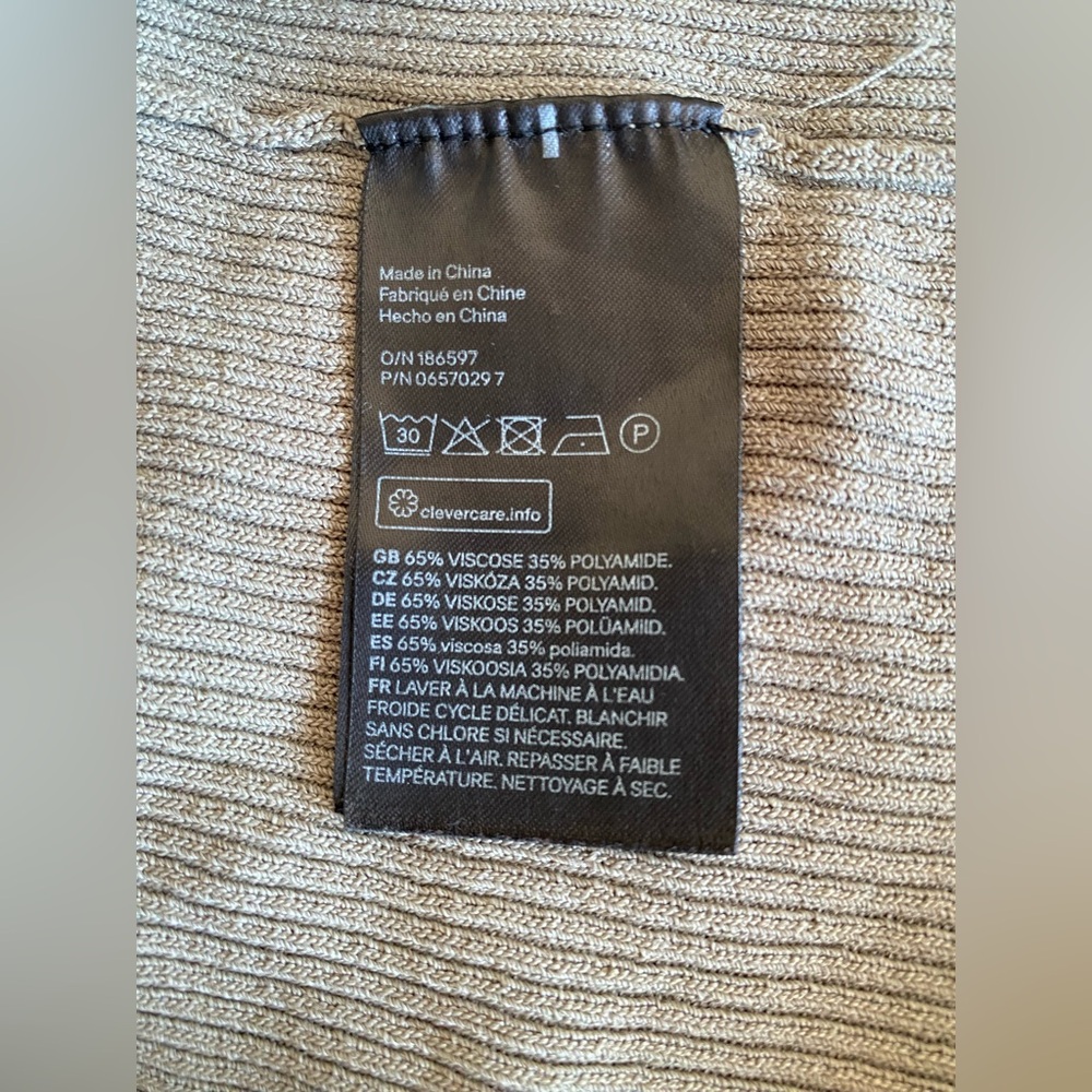 H&M Green Ribbed Knit Top - Picture 2 of 2